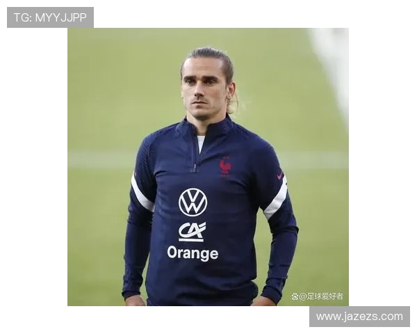 军字当头的足球明星们展现风采与荣耀的传奇故事 军字当头的足球明星们展现风采与荣耀的传奇故事