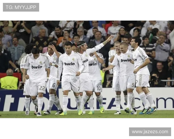 每个足球队的明星球员背后的故事与成就解析